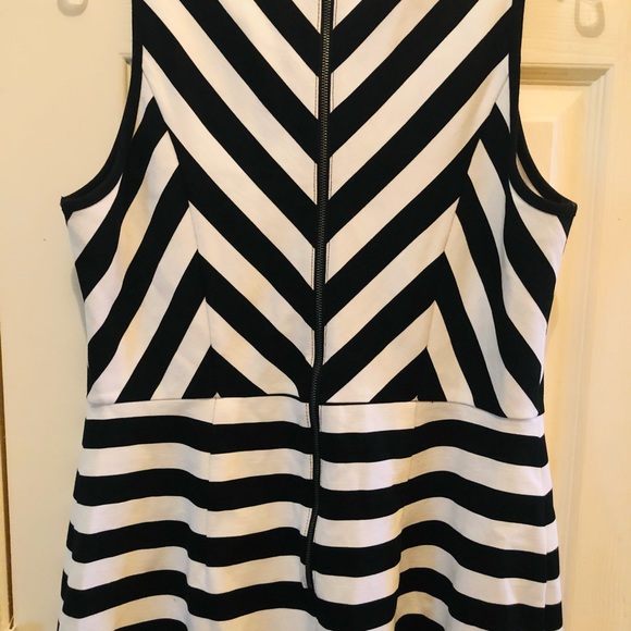 Ann Taylor LOFT Striped Knit Dress 10 - Picture 5 of 7